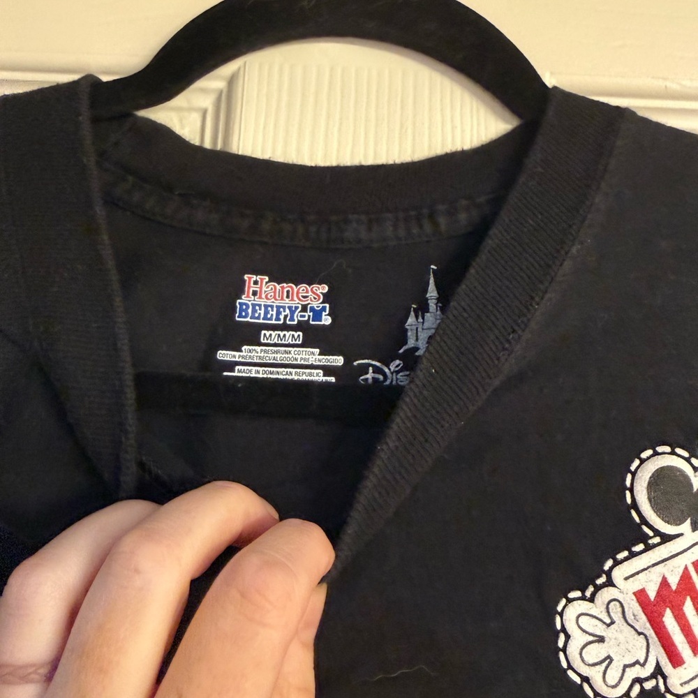 Hanes Black Disney Graphic Tee M - Picture 3 of 4